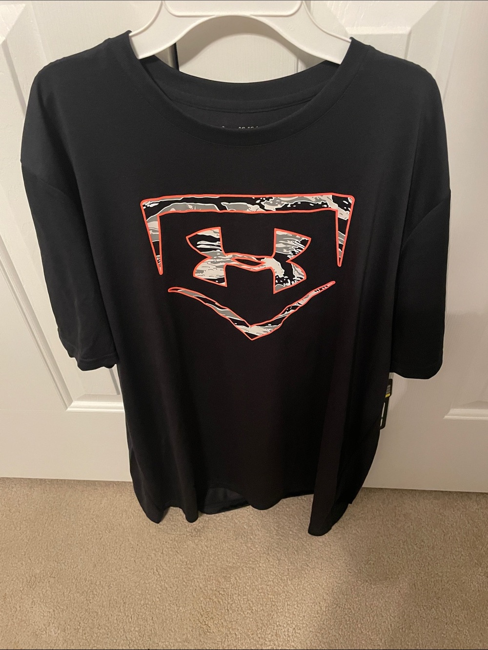 Under Armour Black/Orange Men's T-shirt Large (New With Tags)